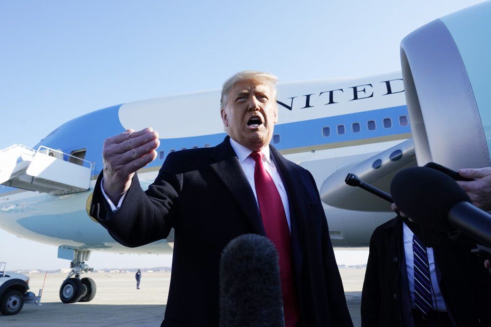 TRUMP - AIR FORCE ONE - AP - 1-12-2021.jpeg